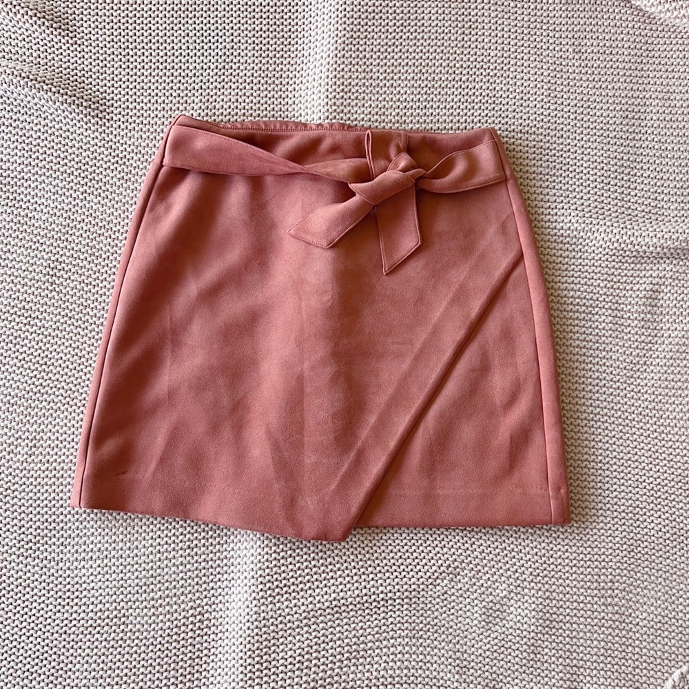 Loft Suede Coral Peach Bow Mini Skirt